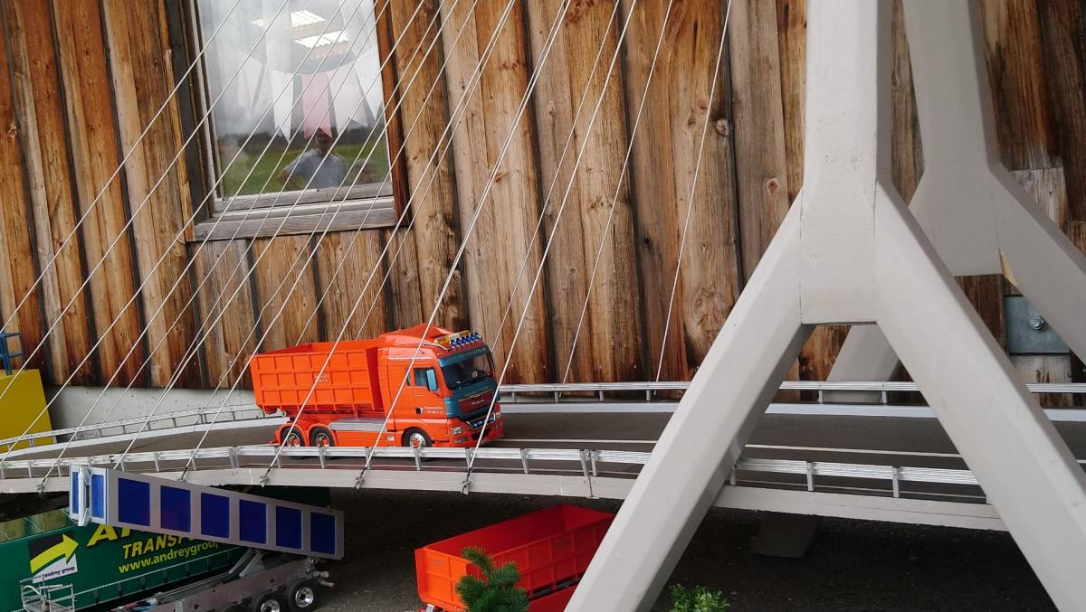 2019-06-15-210323