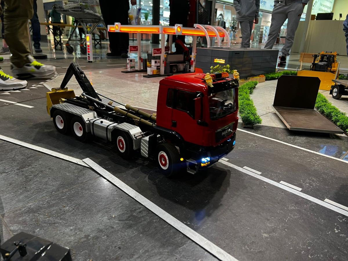 661758D6-AF66-461D-869B-8DFACC9E403C